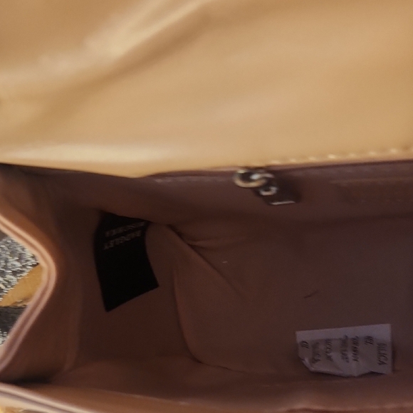 Nwt- Elegant Pink Badgley Mischka Vegan Leather Quilted Crossbody Shoulder Bag - Picture 9 of 12